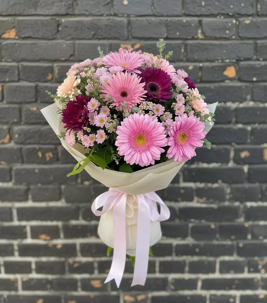 Букет цветов из: Герберы и Хризантемы в Урожайном