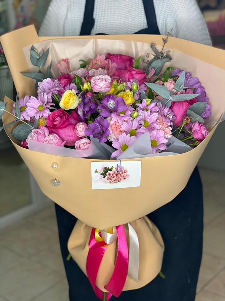 Букет цветов из: Хризантемы, Гвоздики и Альстромерии в Урожайном