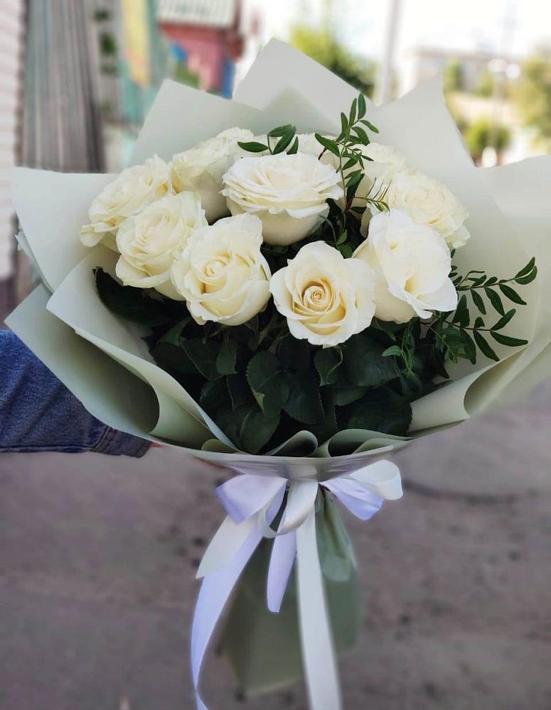 Букет Белые розы Проуд в Урожайном