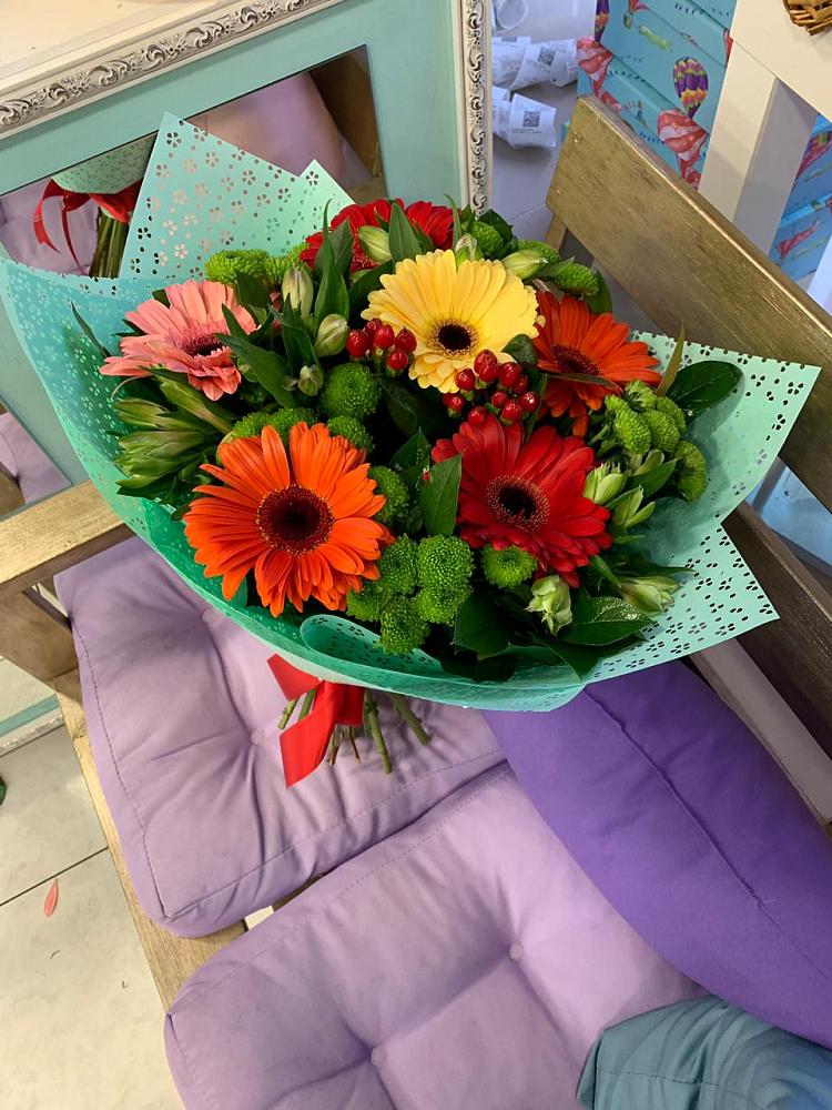 Букет цветов из: Герберы, Хризантемы и Альстромерии в Урожайном