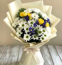 Букет цветов из:  Ирисы, Хризантемы и Розы #REPLACE_PRED# Урожайном