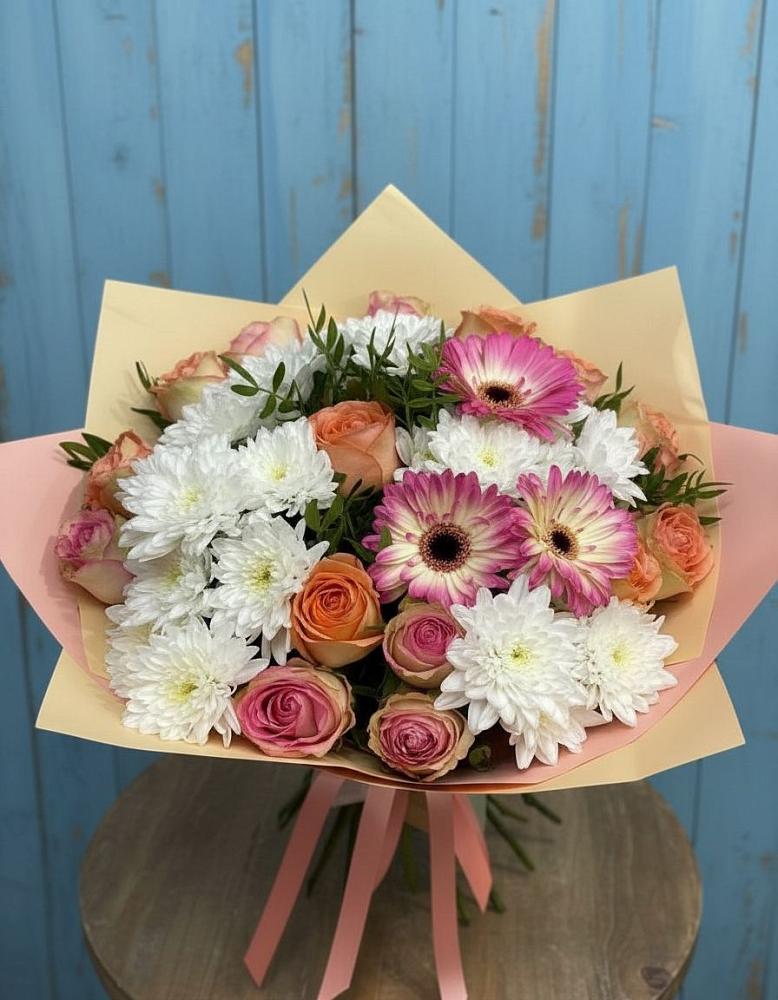 Букет цветов из: Розы, Герберы и Хризантемы в Урожайном