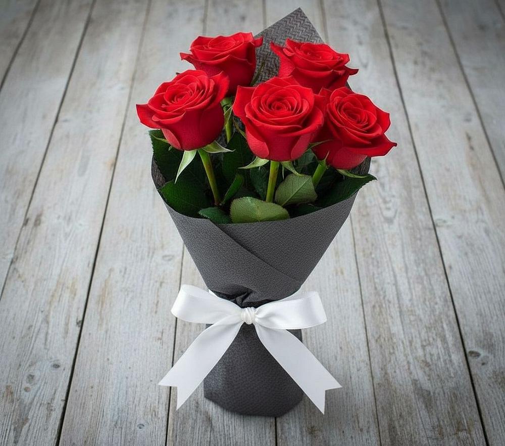 Букет 5 Красных роз Эдлесс Лав в Урожайном