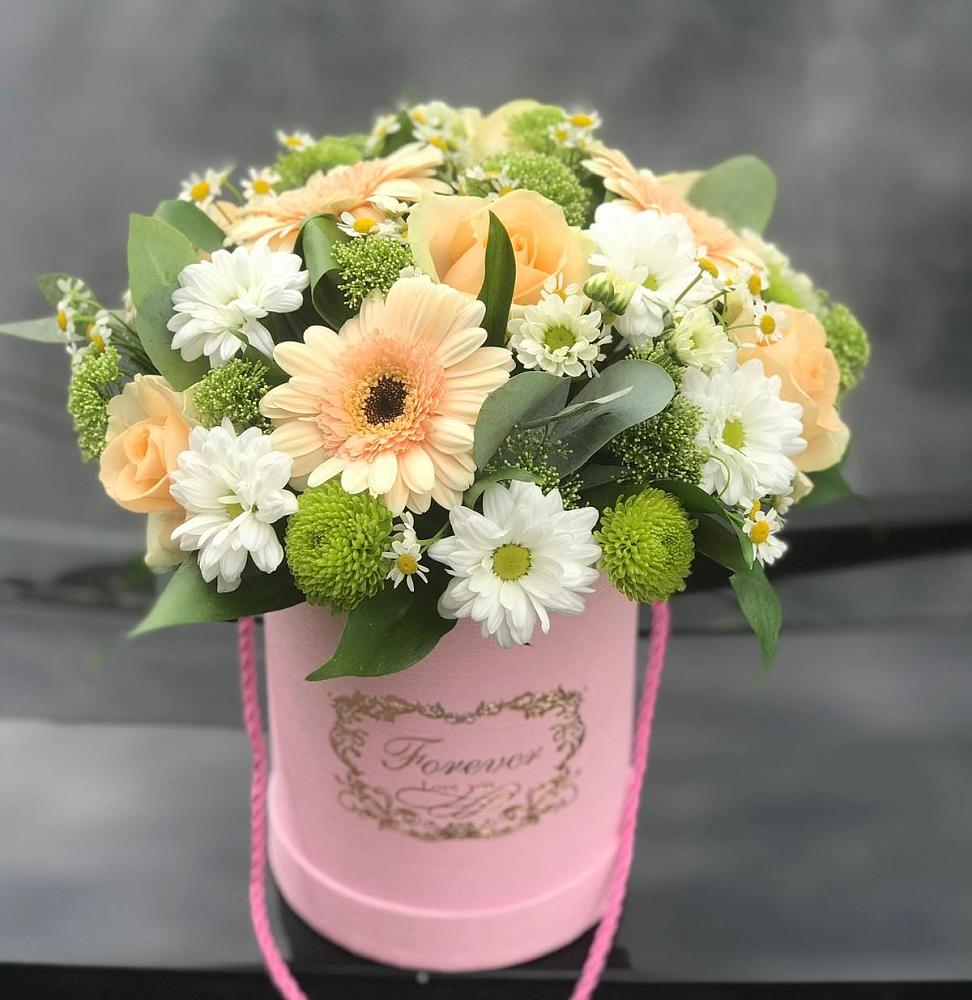 Цветочная композиция из Розы, Герберы и Хризантемы в шляпной коробке в Урожайном